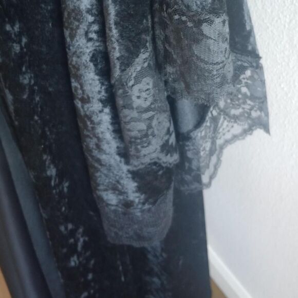 Vintage 90s Black Velvet Flared Goth Prom Dress - Picture 4 of 6